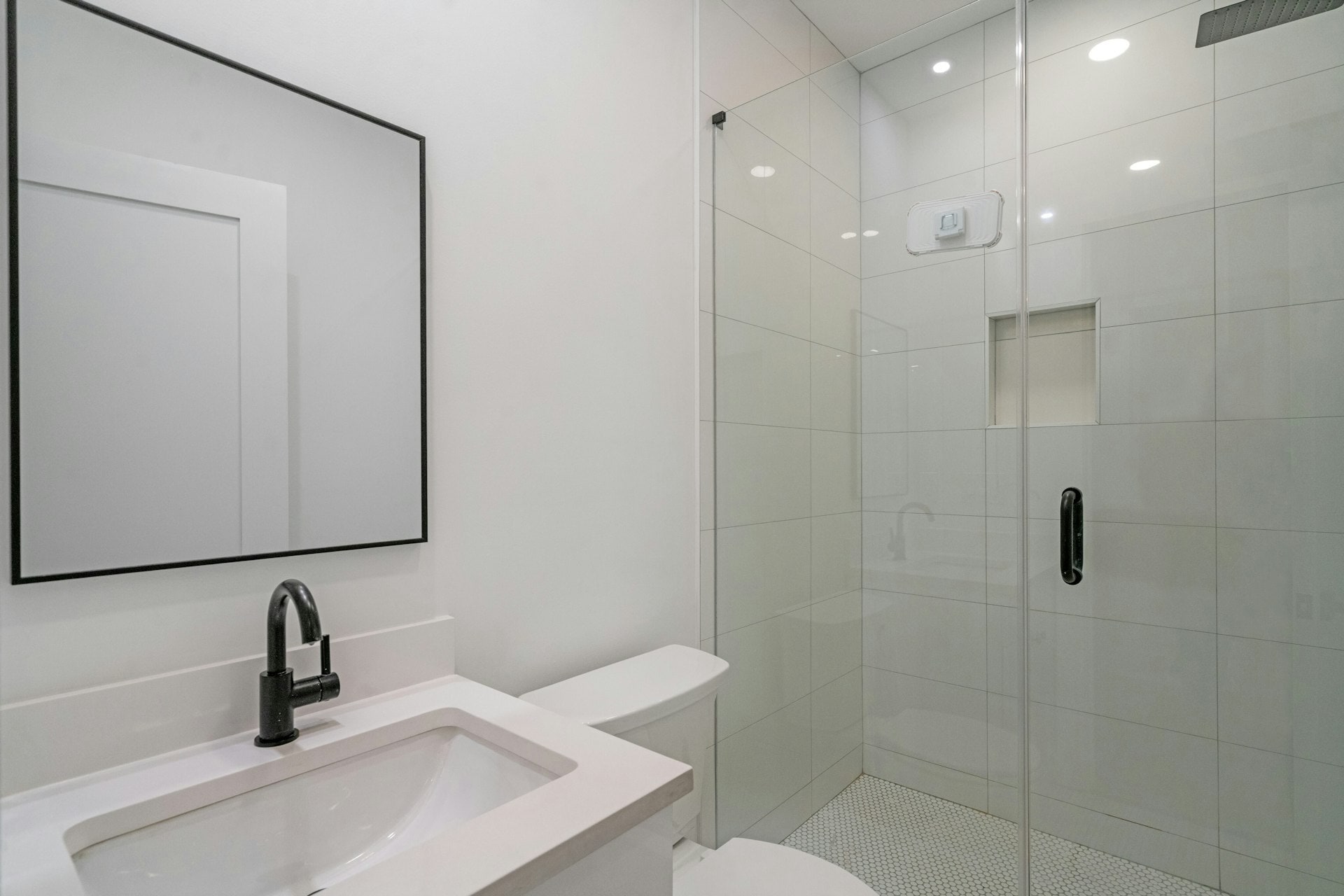 Building Photo - 71 Mission St