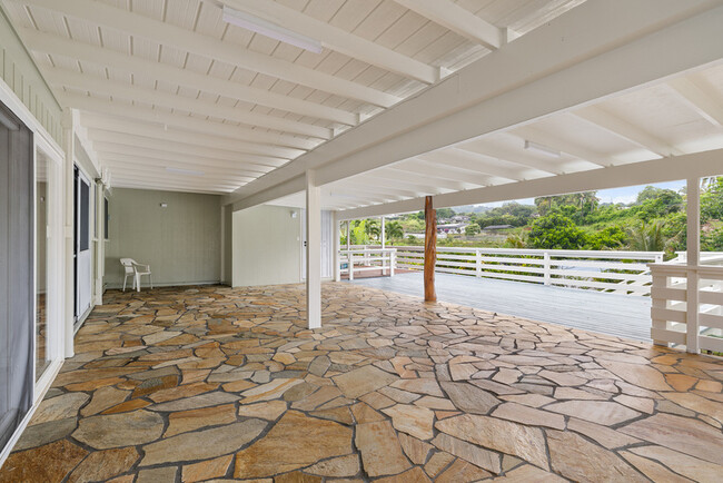 Building Photo - 1007 Maunawili Rd