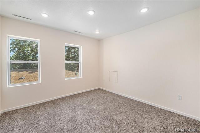 Building Photo - 2328 N Race St