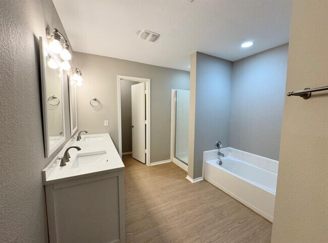 Building Photo - 109 Kendall Cove