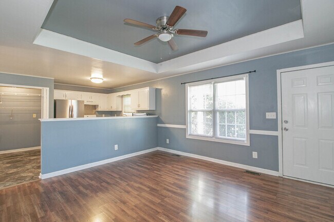 Building Photo - 1634 Hannibal Dr