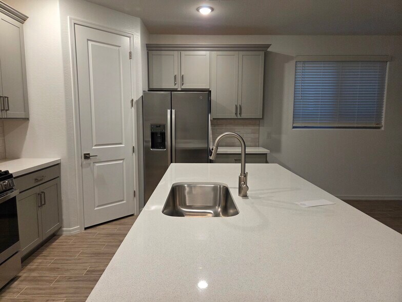 Building Photo - 22816 E Roundup Way
