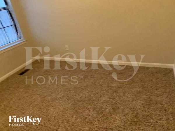 Building Photo - 6140 Littleton Dr