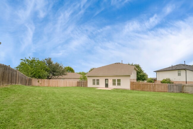 Building Photo - 3723 Holden Ct