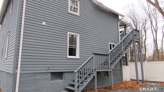 Building Photo - 17 Woodbine St