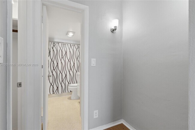 Building Photo - 2851 Leonard Dr