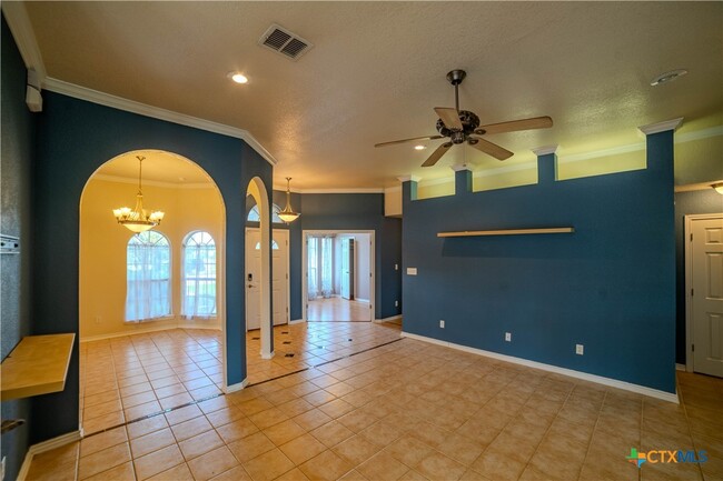 Building Photo - 511 Cowhand Dr