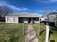 Building Photo - FOR LEASE  2 Bedroom, 1 Bath with Washer D...