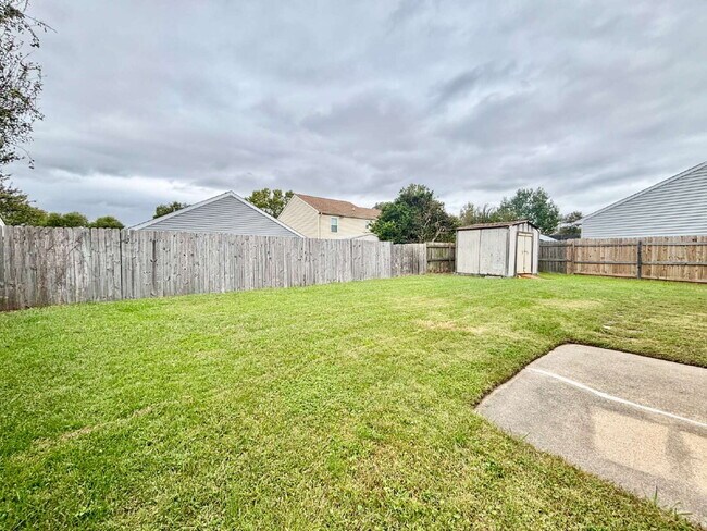 Building Photo - Gorgeous 3 Bedroom Home In Virginia Beach