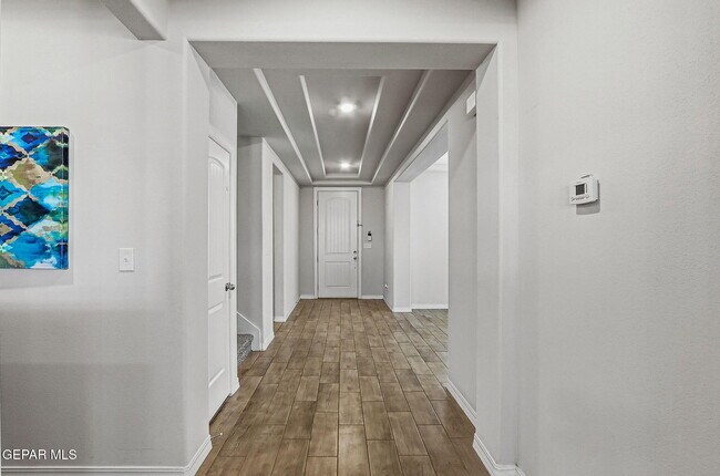 Building Photo - 7509 Enchanted Pk Dr