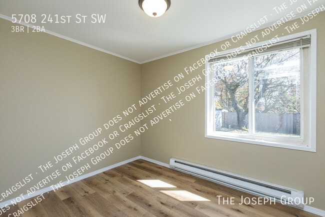 Building Photo - 5708 241st St SW