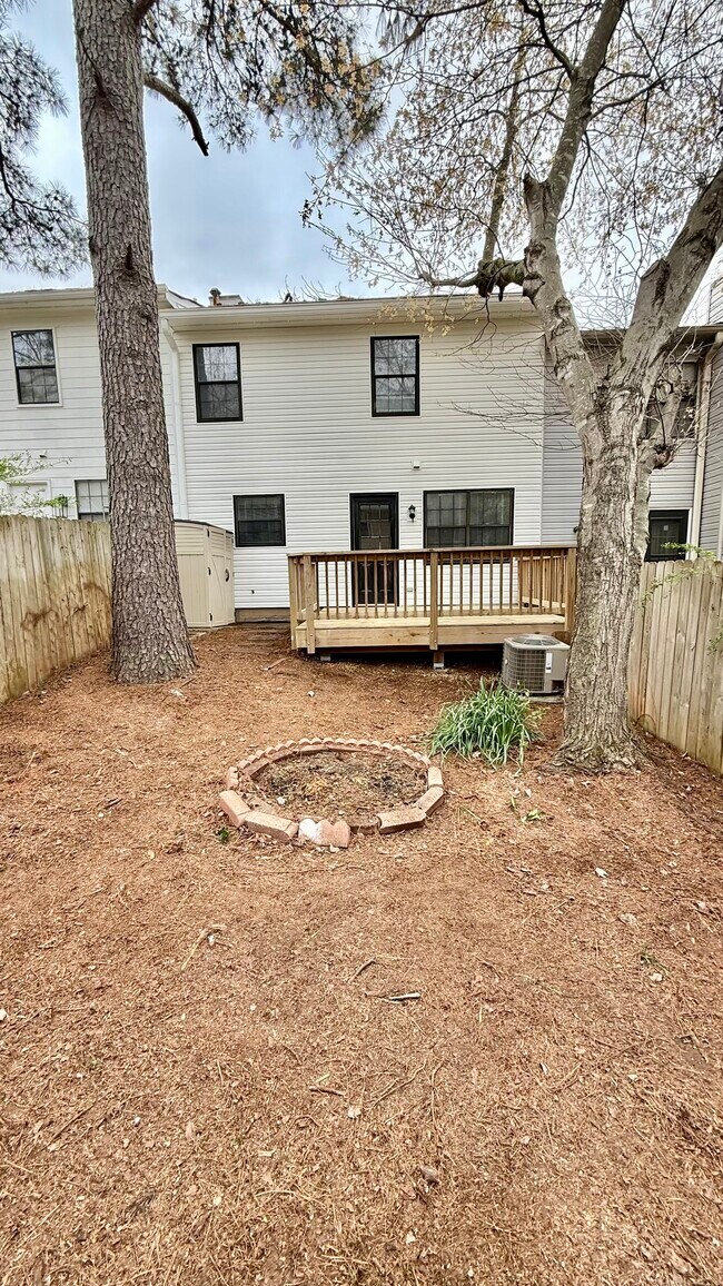 Building Photo - 6025 Sand Wedge Cir NW