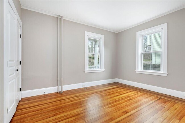 Building Photo - 427 Spring St