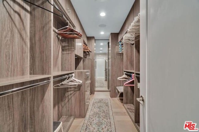 Building Photo - 5501 Cantaloupe Ave