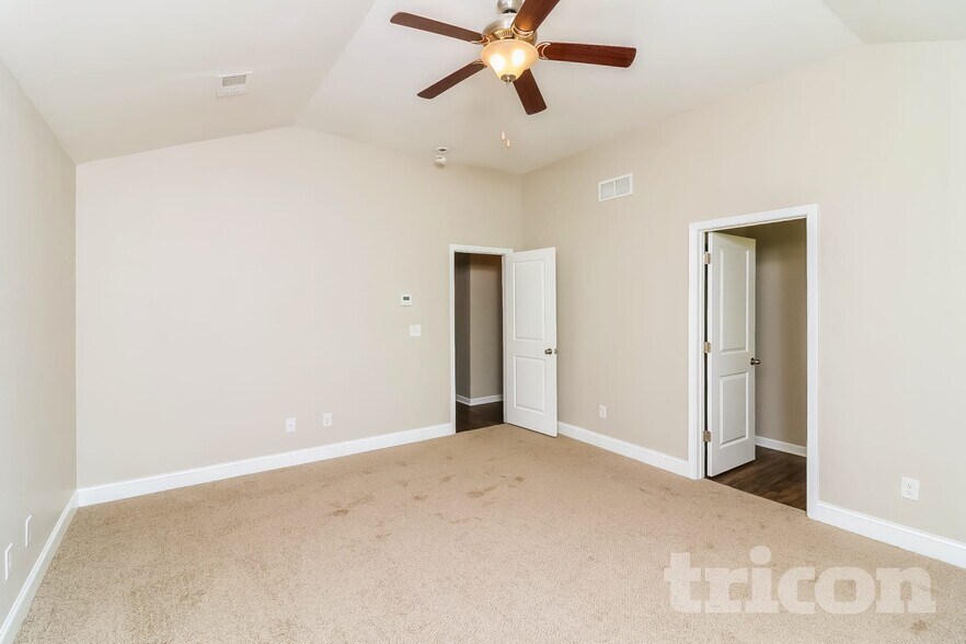 Building Photo - 230 Margrave Dr