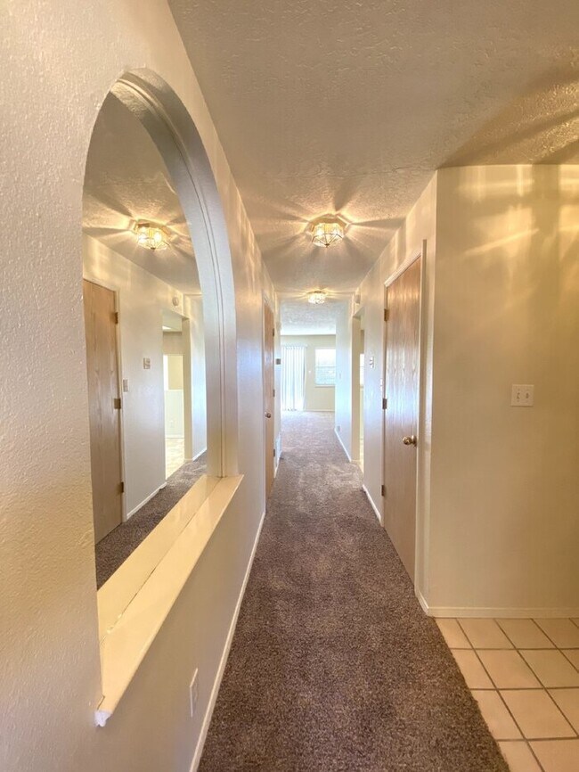 Building Photo - 2nd Floor - 2BR/2Bath - Balcony - 1Car Garage