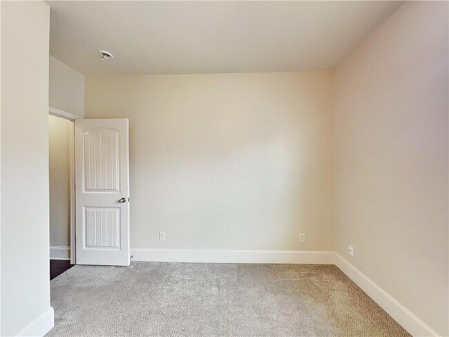 Building Photo - 5301 Cedar Mill Dr