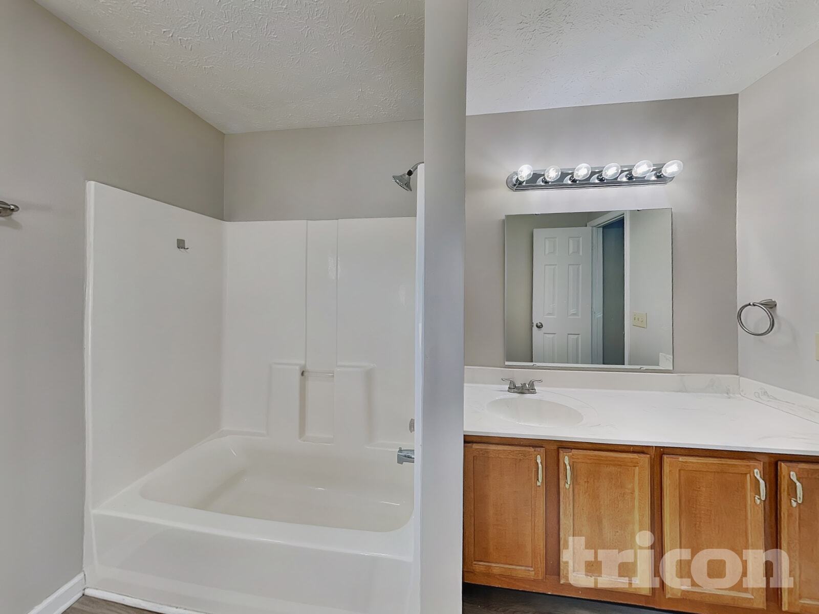 Building Photo - 614 Eastpointe Dr