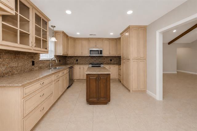 Building Photo - 3902 Helmsford Dr