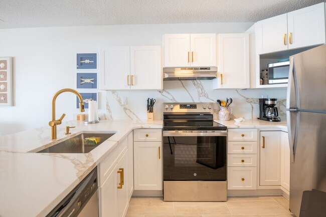 Building Photo - Villa Capriani 218B @ 790 New River Inlet Rd