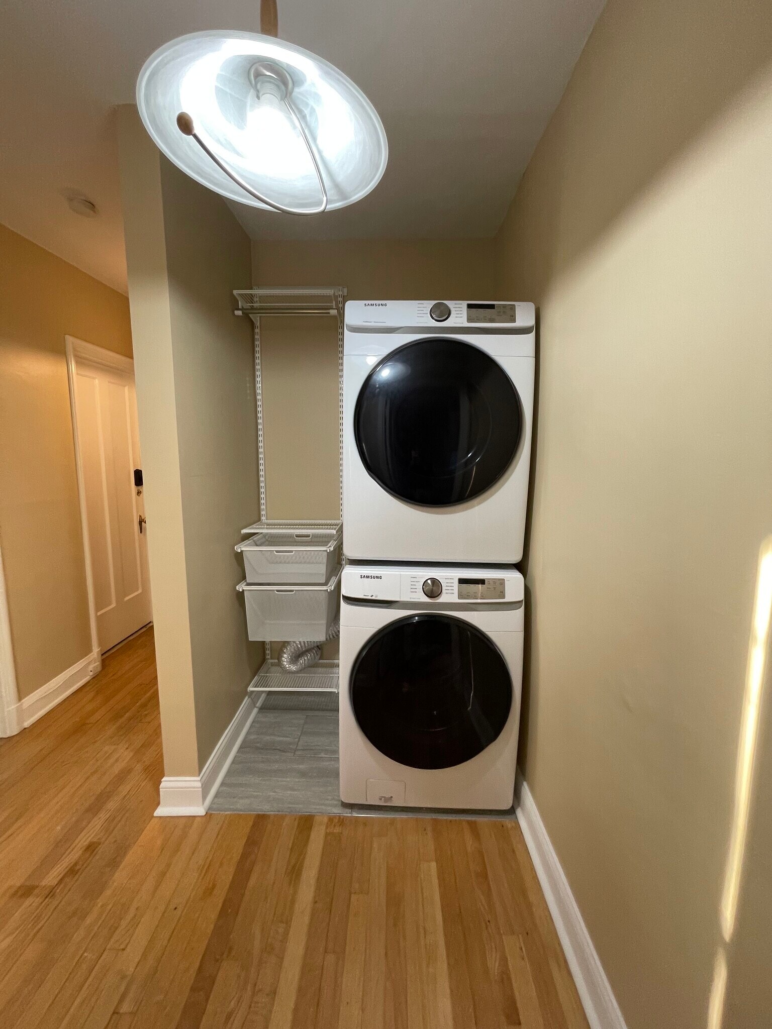 In Unit Washer/Dryer - 7943 Delmar Blvd