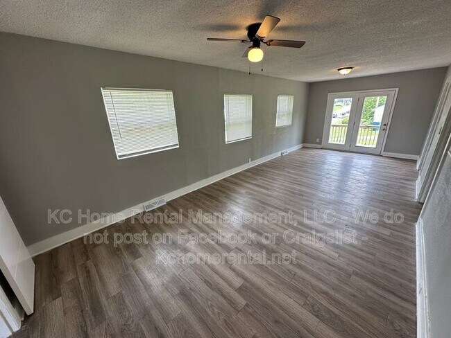 Building Photo - 7113 N Highland Ave