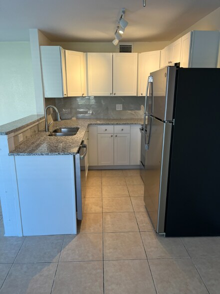 Building Photo - 1870 Agora Cir SE