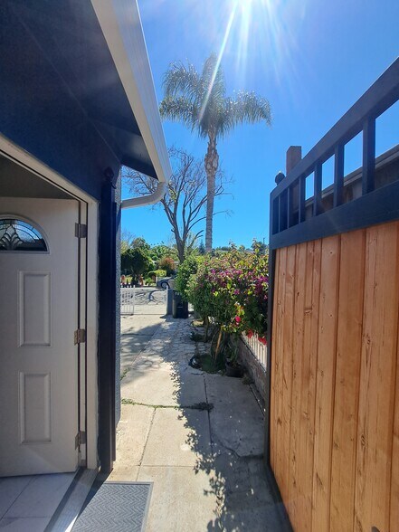 Building Photo - 4666 Tango Way