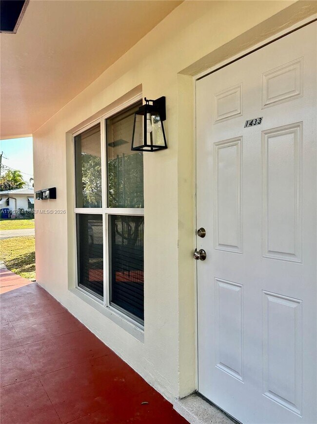 Building Photo - 1433 NE 22nd St