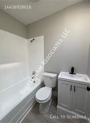 Building Photo - 533 N Streeper St
