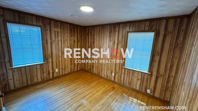 Building Photo - 4933 Teal Ave