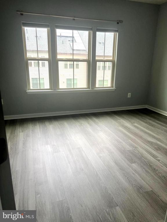 Building Photo - 3781 Vly Frd Wy