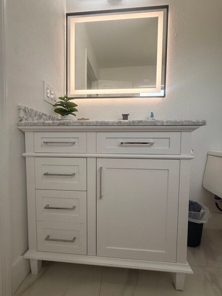 Building Photo - 820 N Trebol St