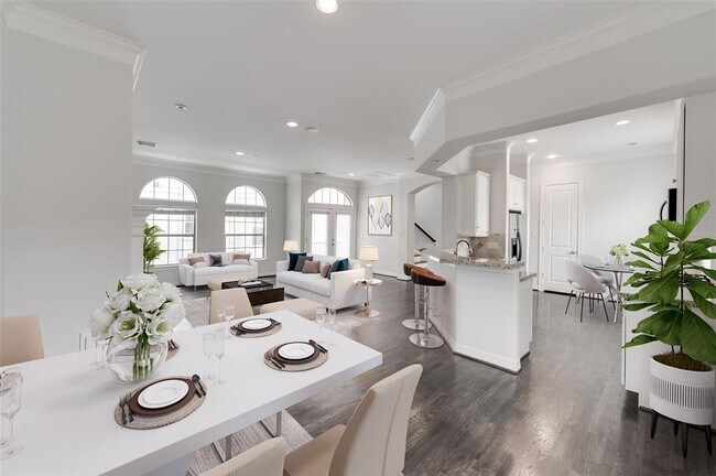 Building Photo - 1417 Bremond St