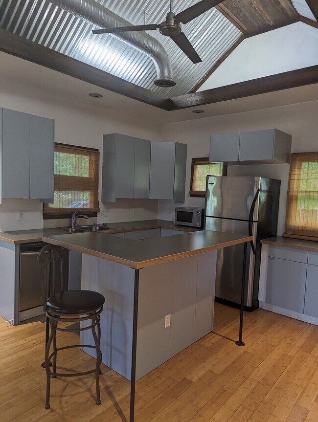 Building Photo - 744 Law St NW