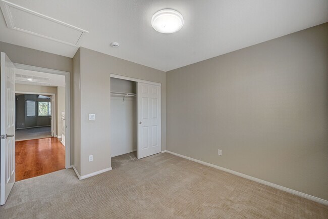 Building Photo - 1005 Prestige Meadows Pl