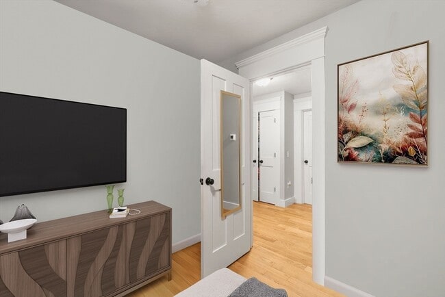 Building Photo - 8 Patrick St