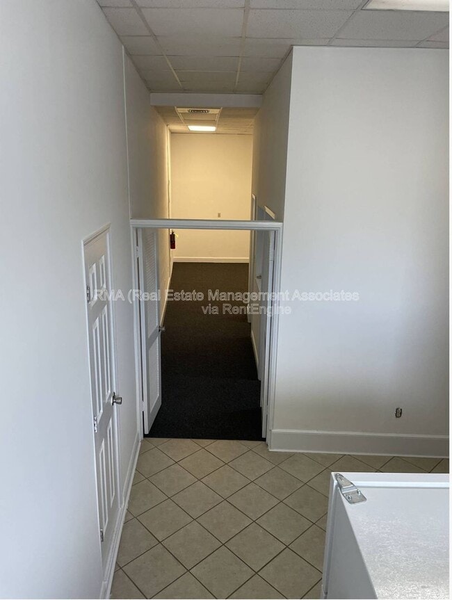 Building Photo - 11 Market St