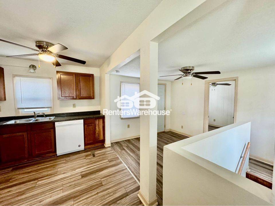 Building Photo - 703 Prairie St