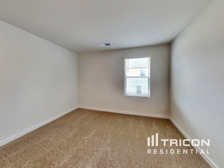 Building Photo - 742 Great Oak Pl