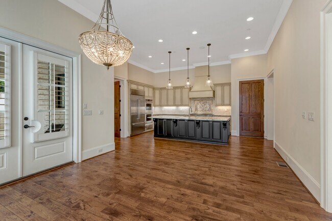 Building Photo - 5014 Mountview Pl