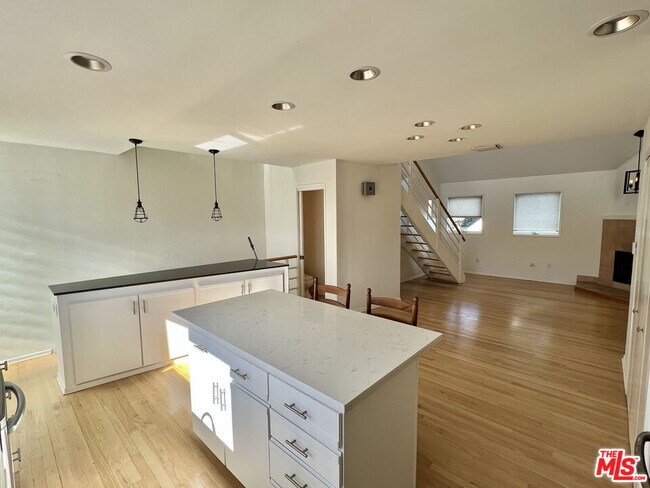 Building Photo - 311 Hill St