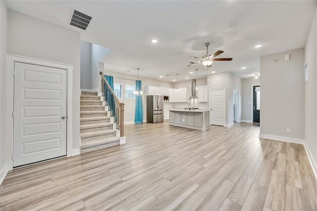 Building Photo - 18523 Parkland Row Dr