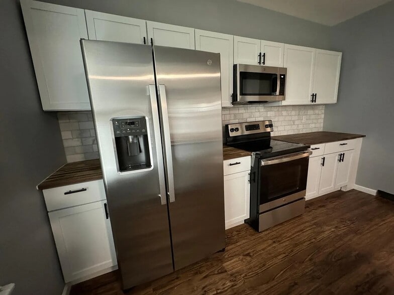 Building Photo - 2600 Melrose Ave