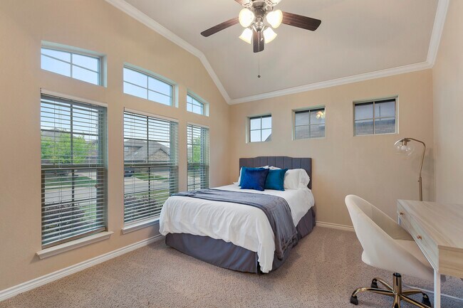 Building Photo - 6004 Paddlefish Dr