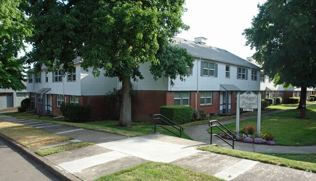 Colonial Gardens Apartments - Portland, OR | Apartment Finder