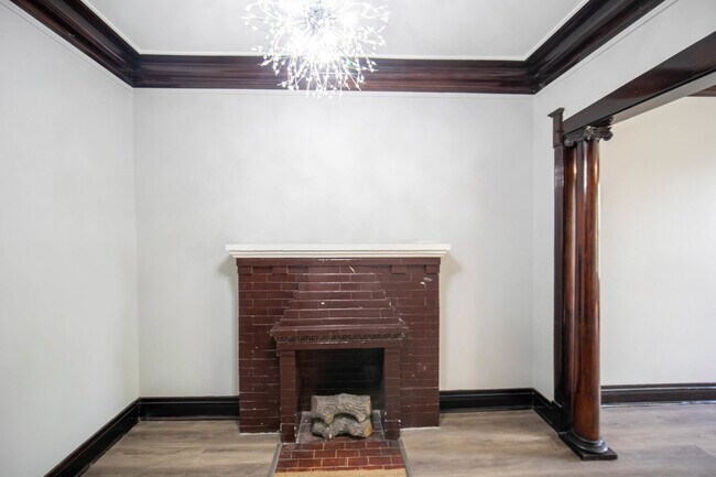 Building Photo - 6362 S Greenwood Ave