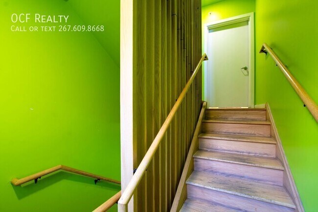 Building Photo - 152-58 W Laurel Street-208