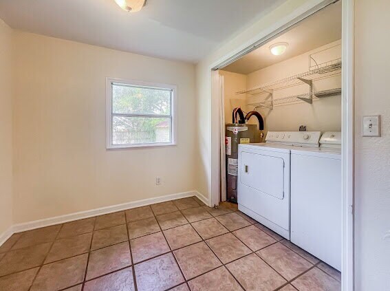 Building Photo - "Charming MIDTOWN 2-Bedroom Home with Glea...
