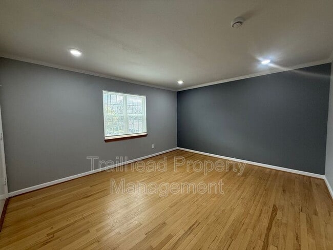 Building Photo - 316 E Gregory Blvd